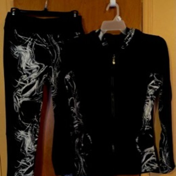 ***SOLD***NWOT, Yilaikeni Workout Gear - Picture 3 of 7